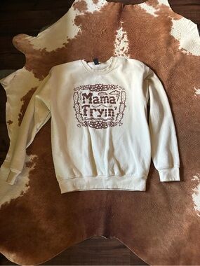 Cream "Mama Tryin'" Graphic Sweatshirt